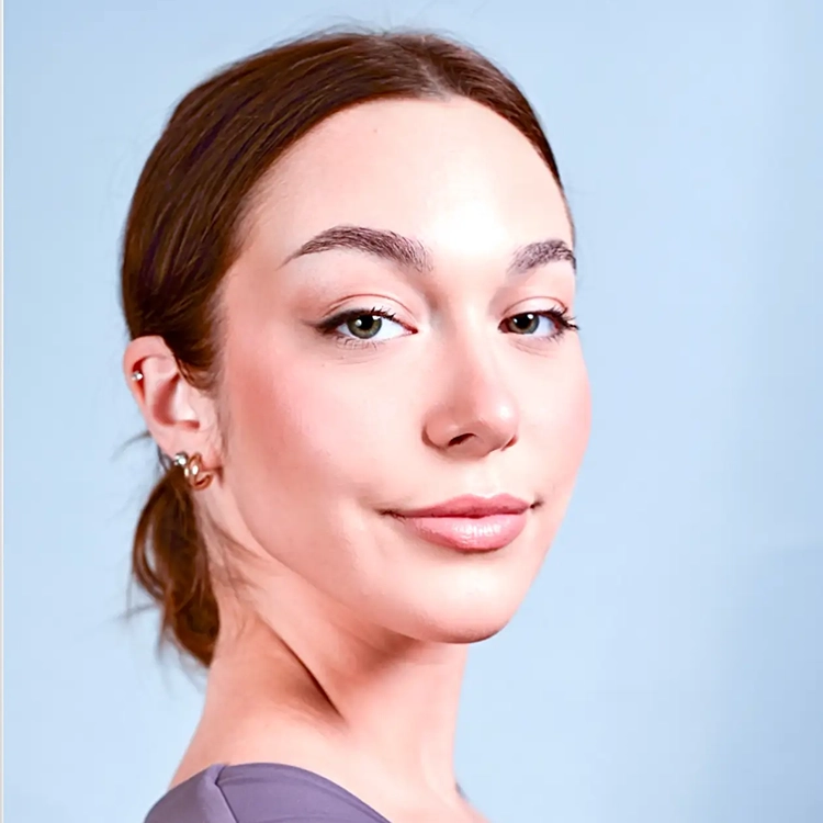 Michaela Isenberg as Annie